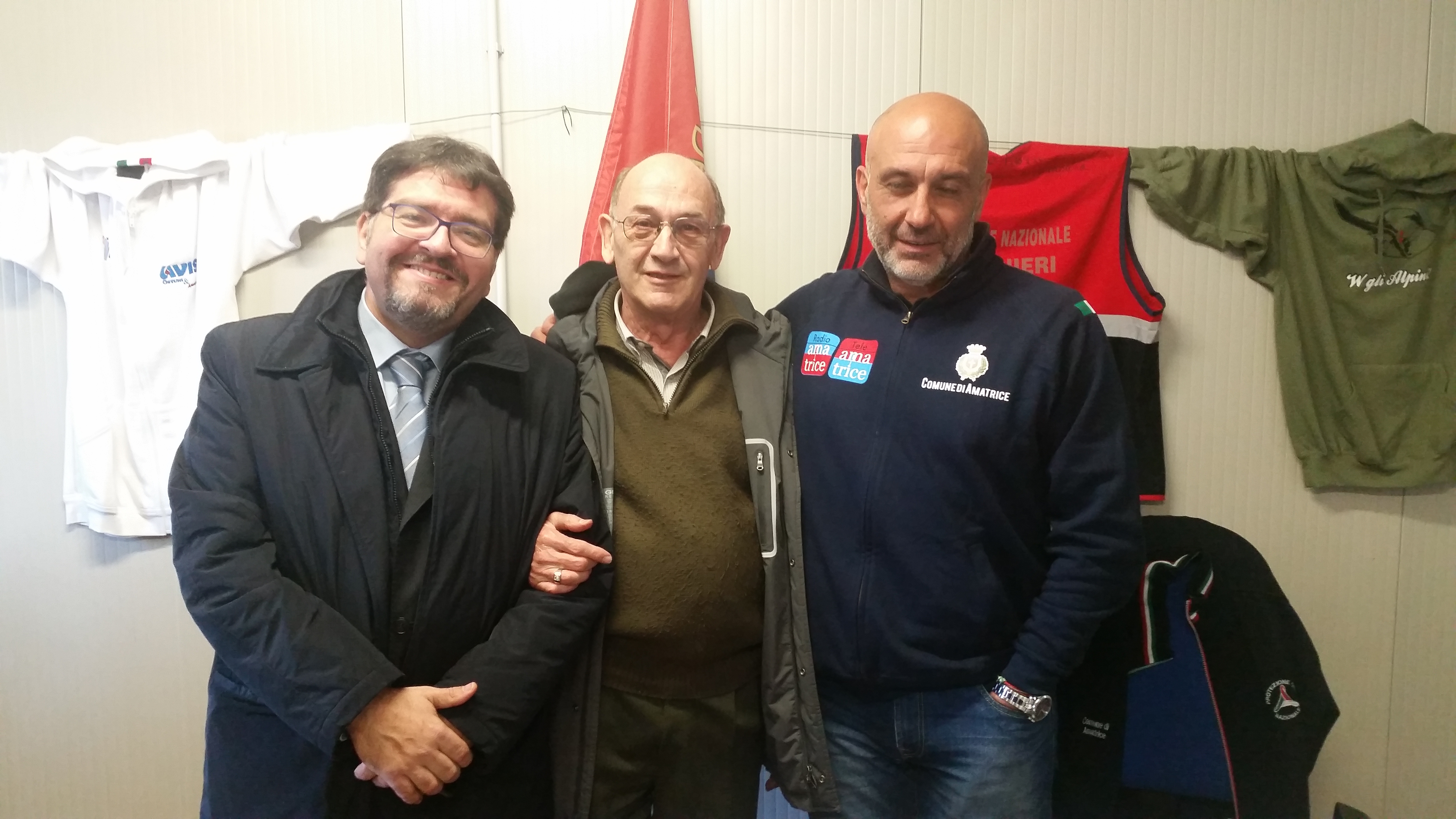 A destra il sindaco di Amatrice Sergio Pirozzi con il presidente Unpg Guido Bossa e Stefano Pozzovivo di Radio Amatrice