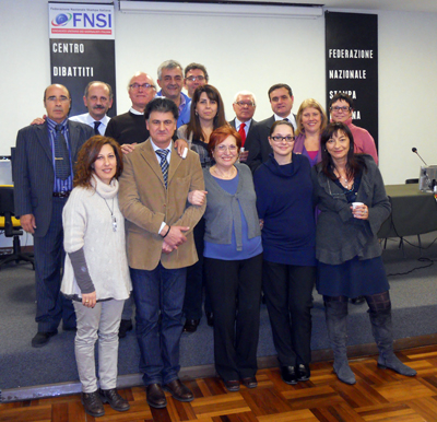 Mara Mori (al centro) con i colleghi della Fnsi